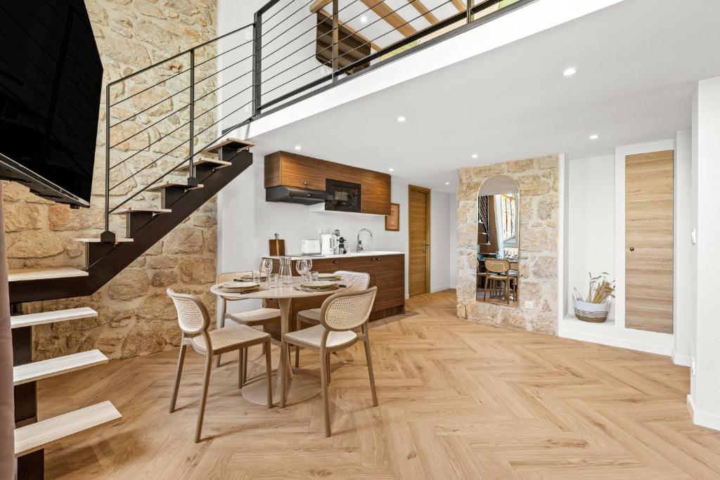 Merveilleux Duplex Centre ville de Nice, climatisé et rénové !
