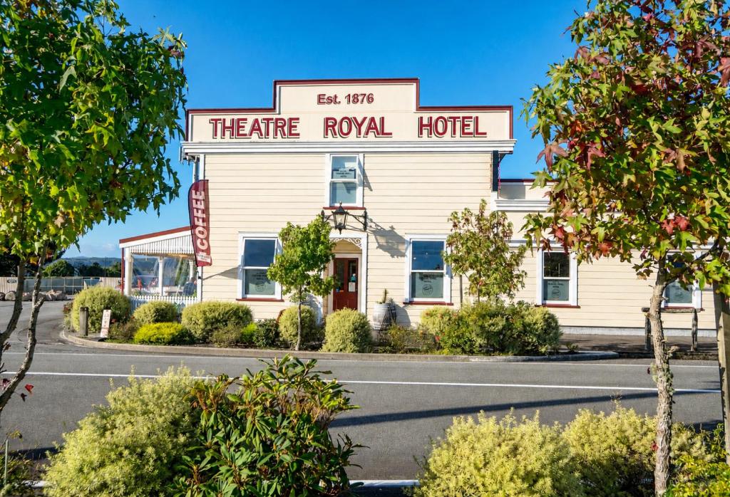 a hotel with a sign that reads theatre royal hotel at Theatre Royal Hotel in Kumara