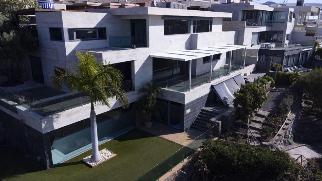 Aura Majestic - Ocean View & Wellness