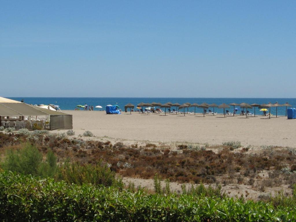 Apartamento VenAVera Playa de Baria 2 K-1D Primera Línea Gran ...