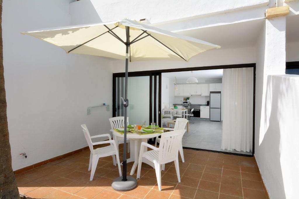 Playa Grande Puerto del Carmen Share Pool By PVL, Puerto del ...