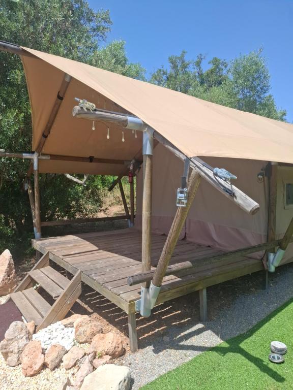 Poco Novo Lodges Loulé Algarve Glampingzelt Couple