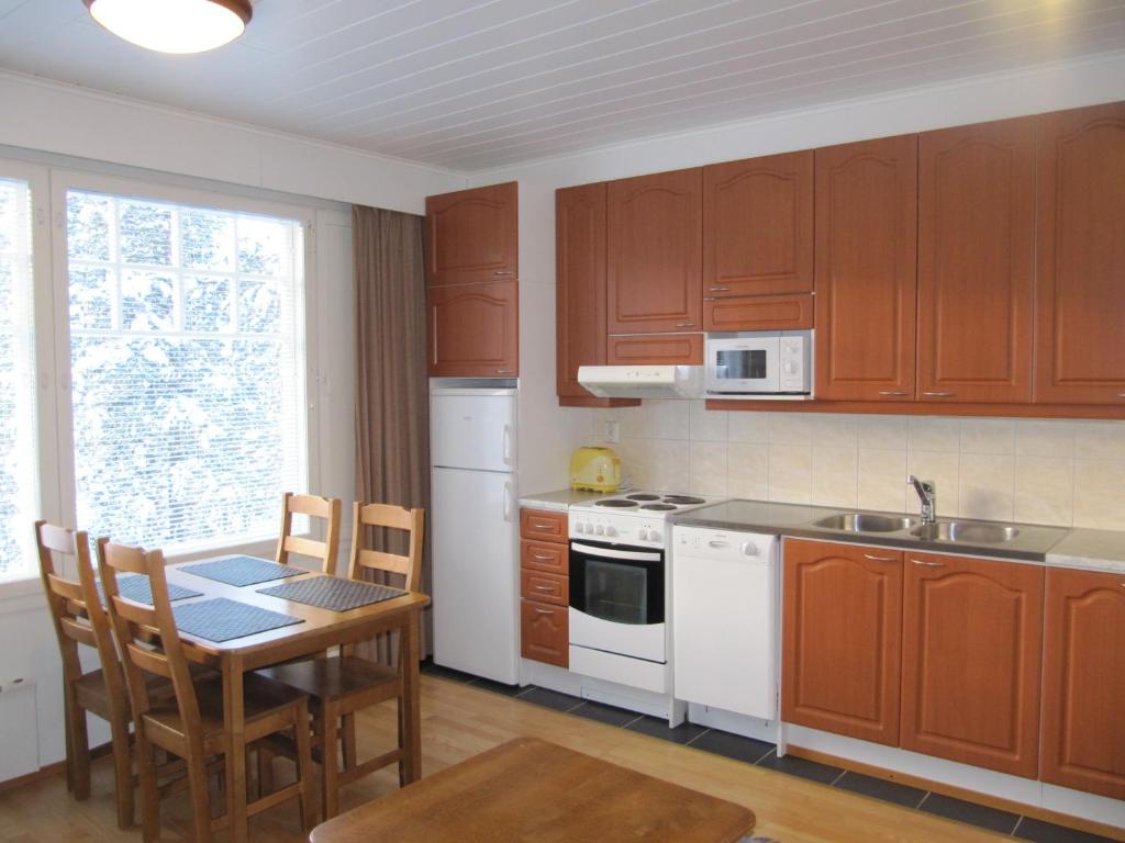 Kuchyň nebo kuchyňský kout v ubytování Lapin Kutsu Holiday Homes