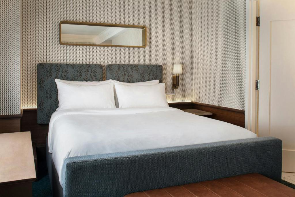 Hotel Cleveland Autograph Collection - 