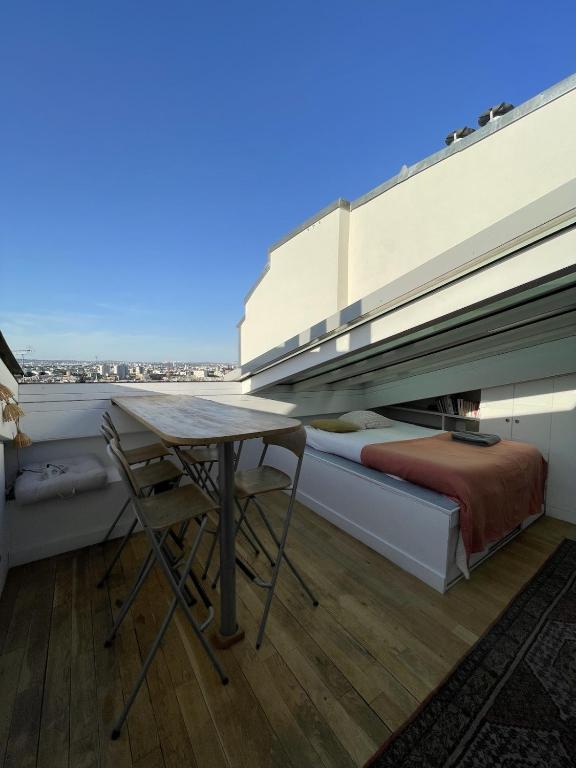 Montmartre duplex with rooftop & panoramic views