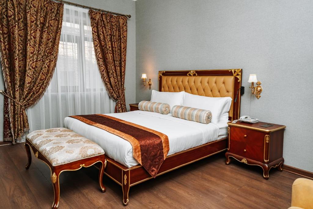 فضای داخلی Shah Palace Luxury Museum Hotel در باکو - تصویر ۳