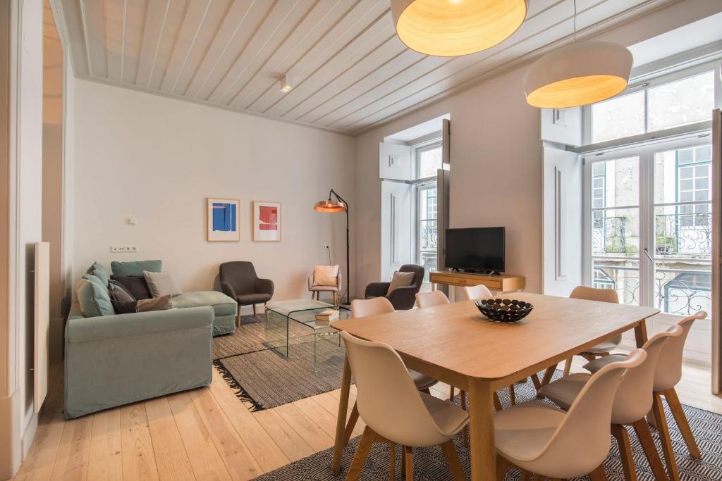 Charming Baixa 3BR with Balcony by LovelyStay