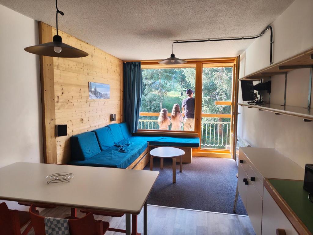 Studio rénové, ski aux pieds, balcon, 5 pers