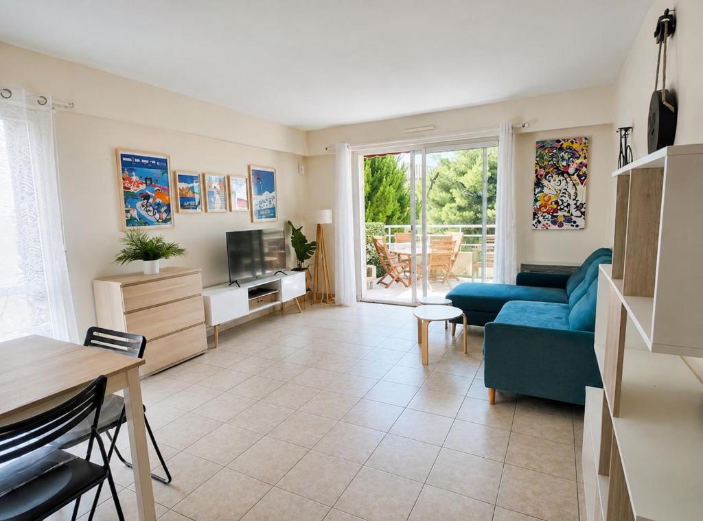 Appartement 2 chambres avec piscine, terrasses et parking à Nice
