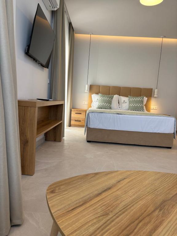 Bungalow White Tennis Apartments & Suites - 