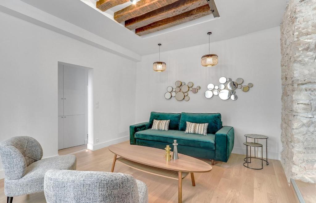 Pick A Flat's Apartment in Le Marais - Rue Saint Apoline