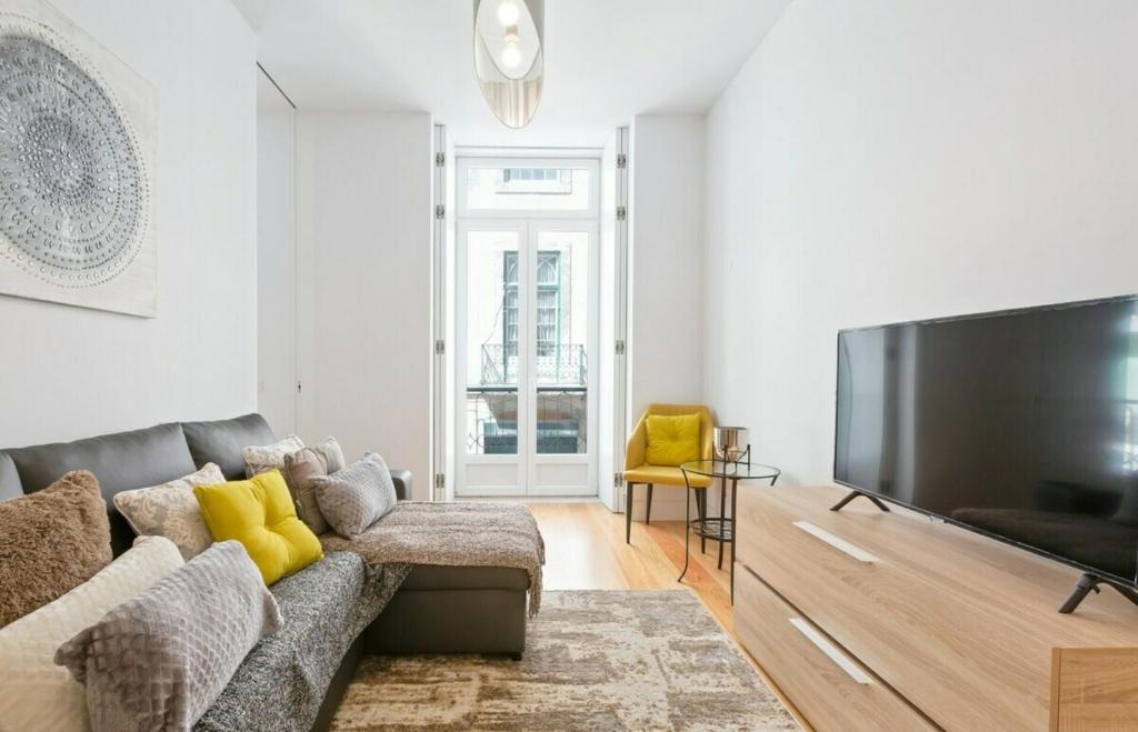 Spacious 1 Bedroom Apartment near Baixa