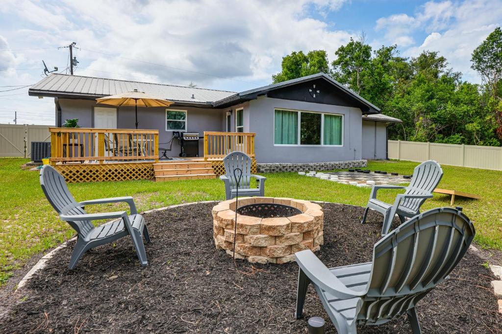 Deltona Lake House, Day Trip to Disney and Universal