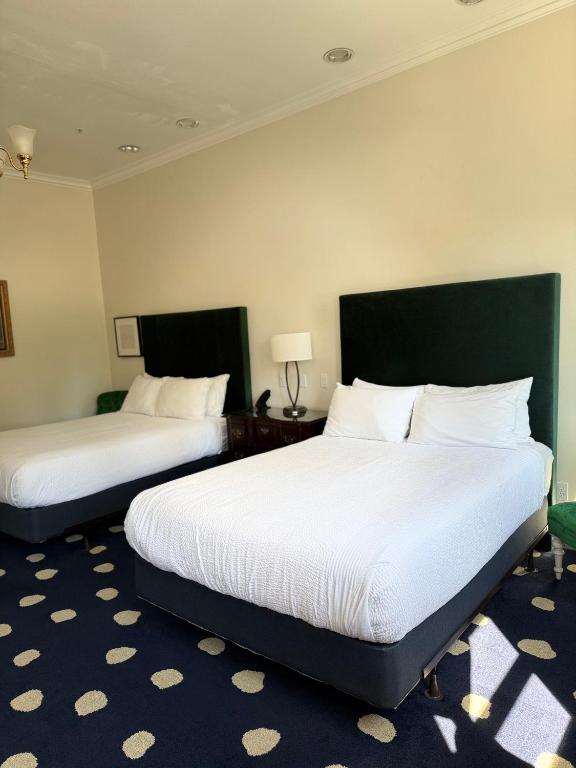 The Sterling Hotel - Standard Double Room