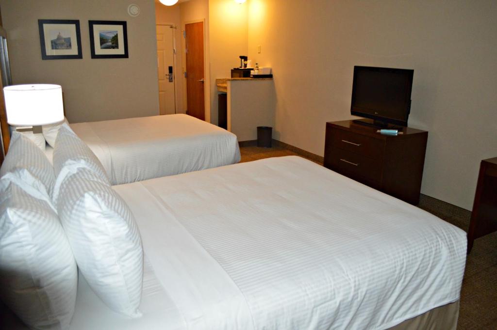 Wyndham Garden Hotel Cross Lanes Charleston - Queen Room With Two Queen Beds - Disability Access