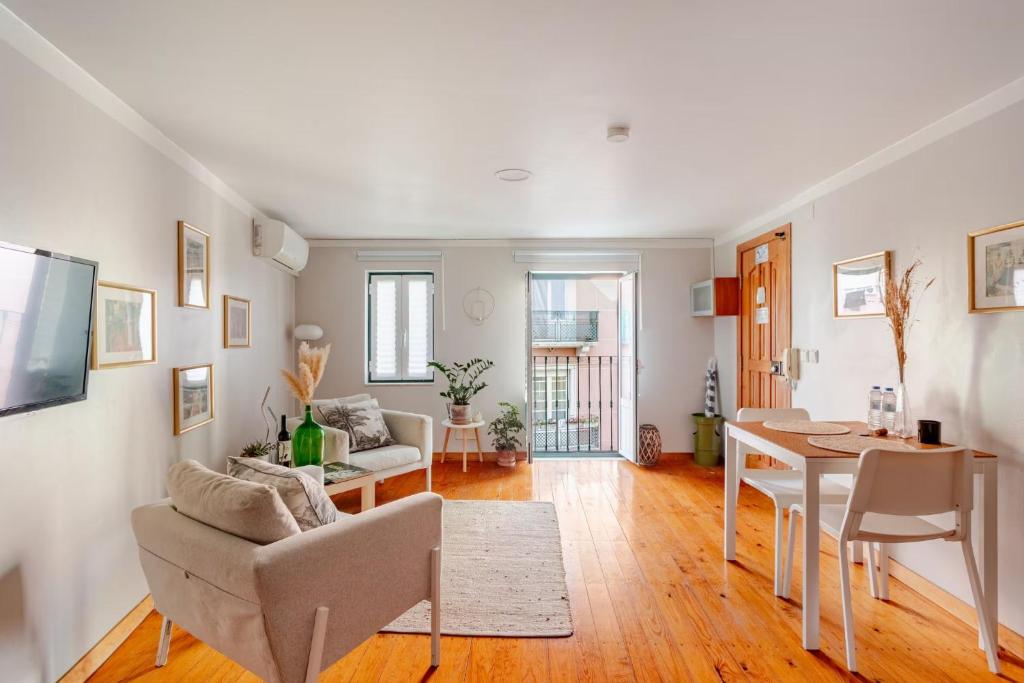 Studio for two next to Alfama and flea market