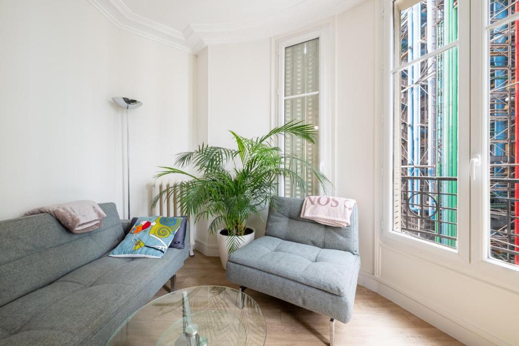 Charming and Bright 1BDR Near the Marais