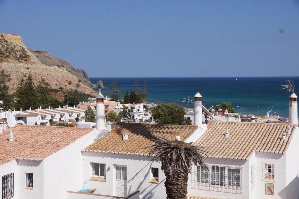 Charming & Spacious Town House with Sea View