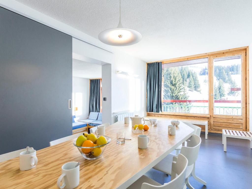 Ski aux pieds, appart 3p rénové, balcons