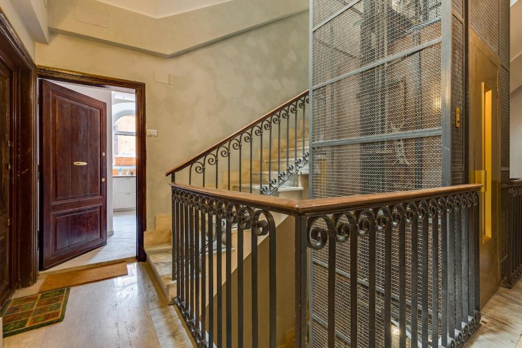 Two steps from Colosseo 2 bathrooms 2 bedrooms