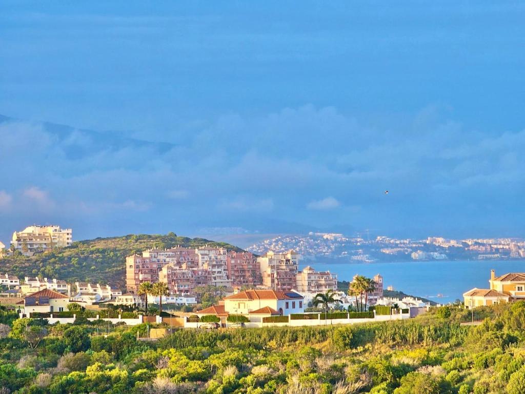 Small Oasis - Sea View - Pool Access - Close to Beach - Three Bedroom Apartment - Sleeps 8