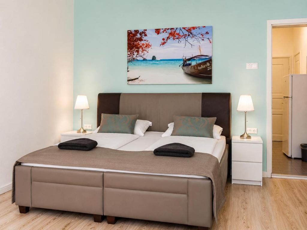 Comfy 2BR Apartment Very Central, 10 Min to Westbahnhof