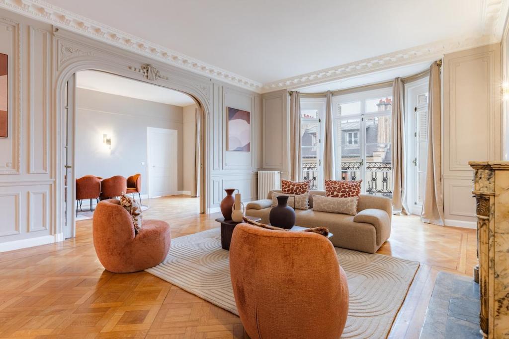 Exceptional Luxury Apartment near Avenue Foch in Paris 16th