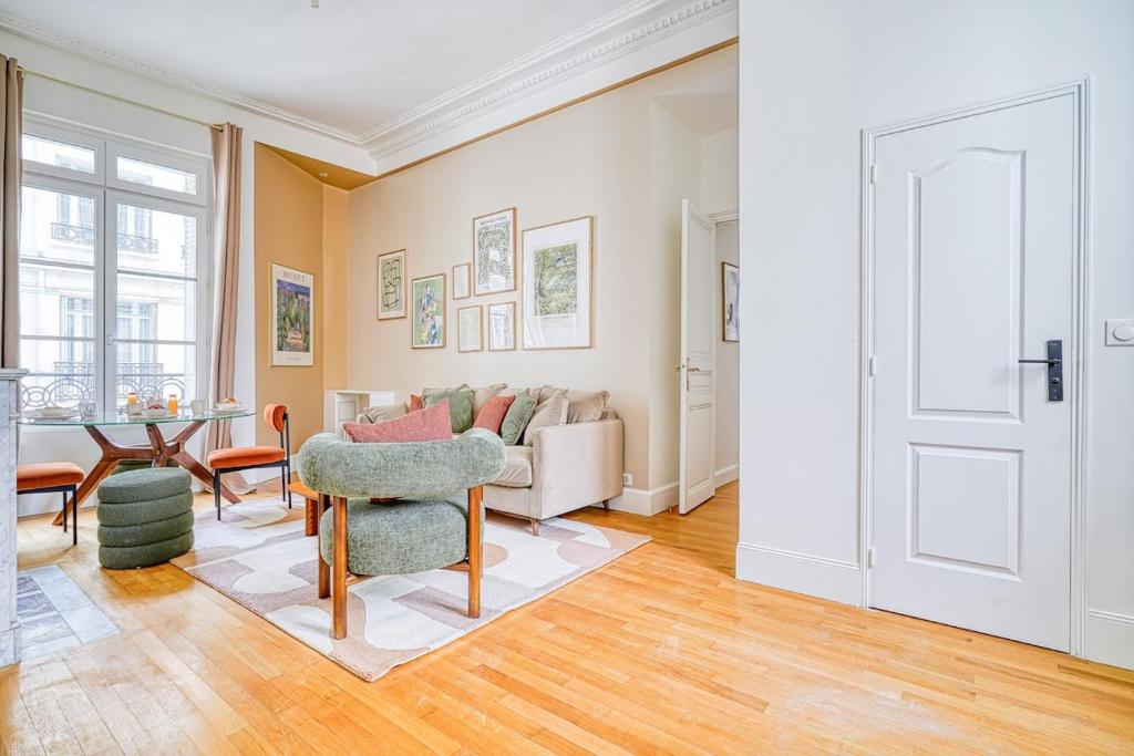 Charm and standing with 2 bedrooms close to Trocadéro