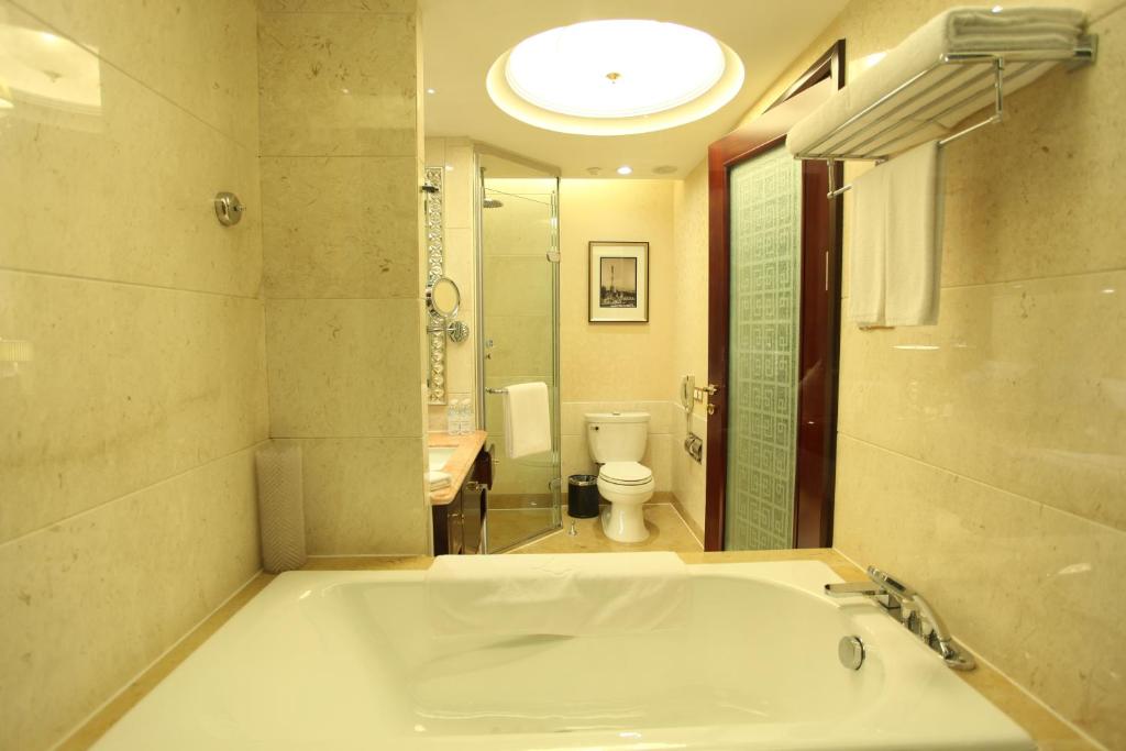 Koupelna v ubytování Wyndham Grand Plaza Royale Palace Chengdu