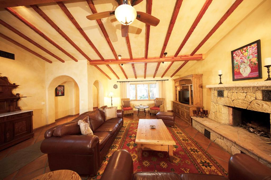 Blue Iguana Inn - 