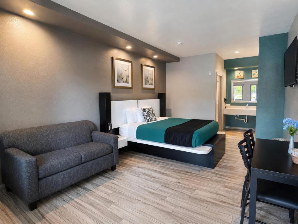 Crystal Inn Downtown - 