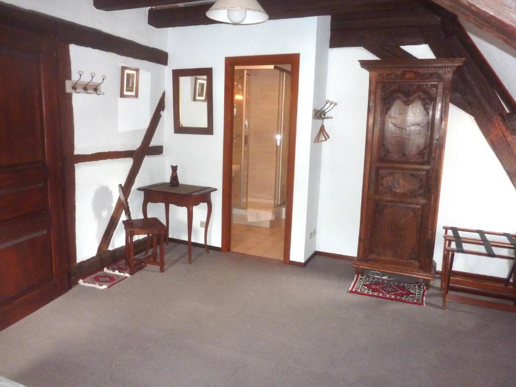 Chambre d'hôtes ADRIHOF à la cour de l'Abbaye d'Autrey – photo 13