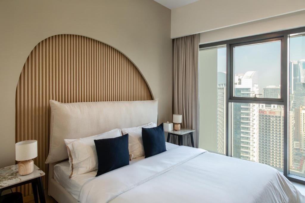 لابی و فضای عمومی Burj royal 2 bedroom luxury apartment - تصویر ۵