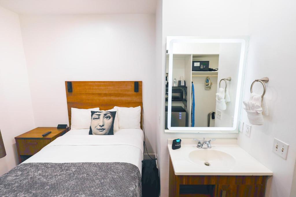 Urban Boutique Hotel - 