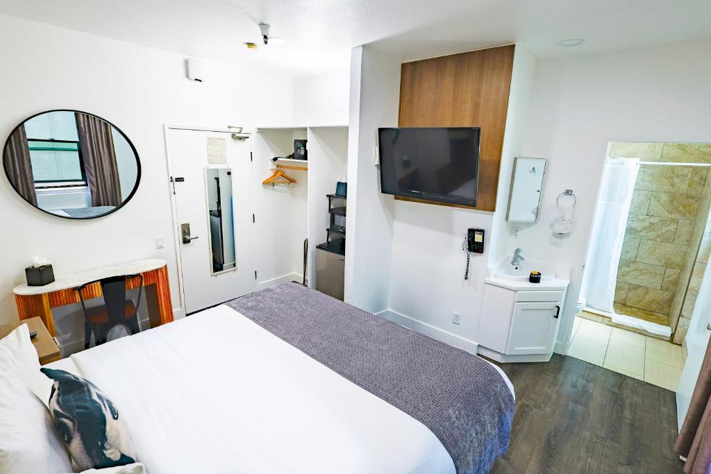 Urban Boutique Hotel - 