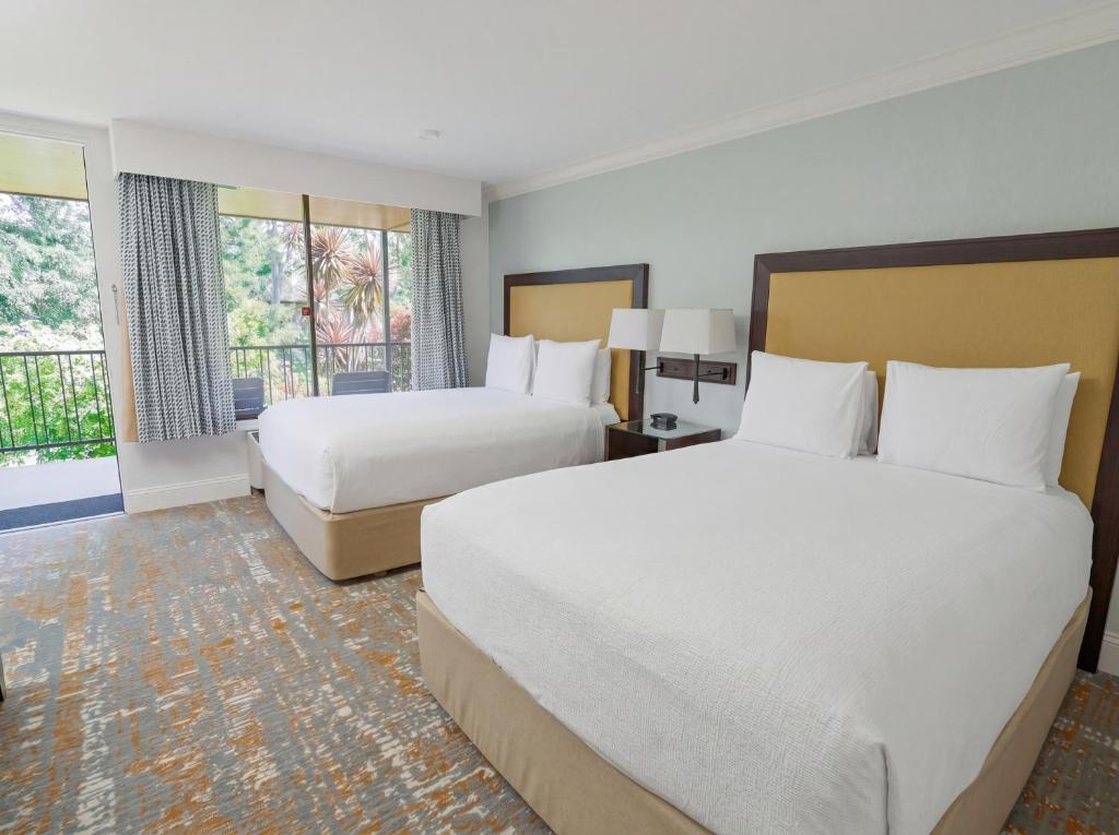 The Creekside Inn - 