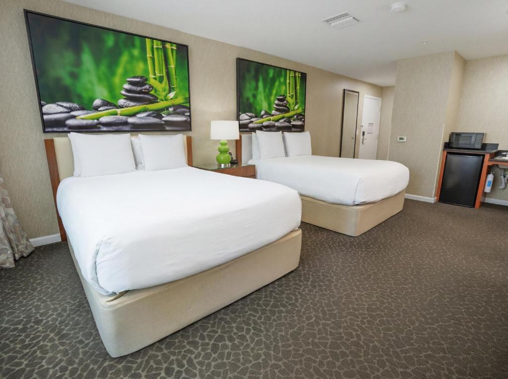 The Creekside Inn - 