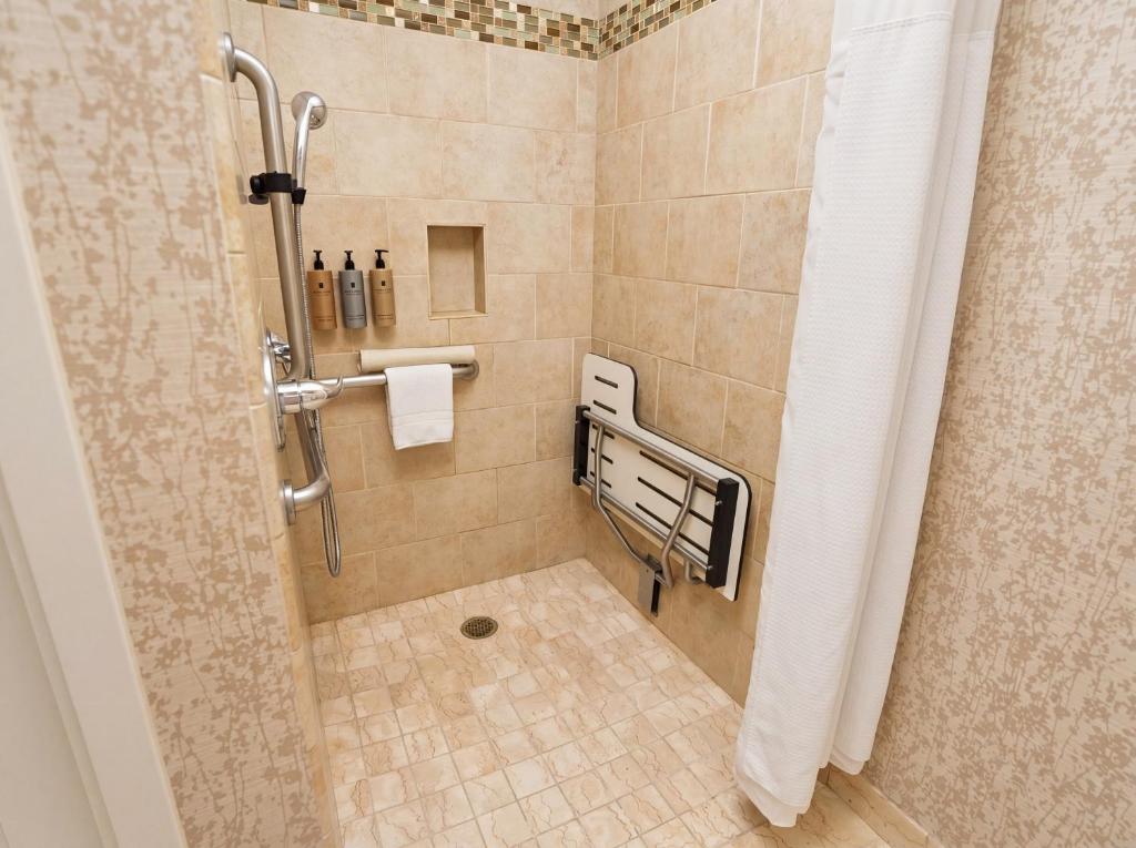 The Creekside Inn - 