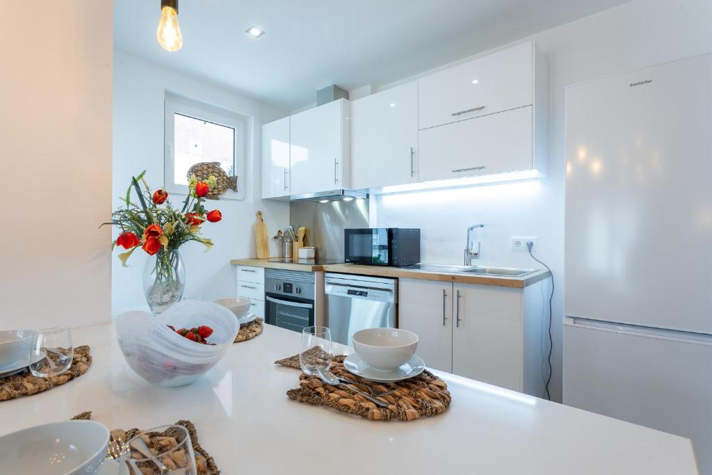MHouse lease Cascais Walk to Beach and center