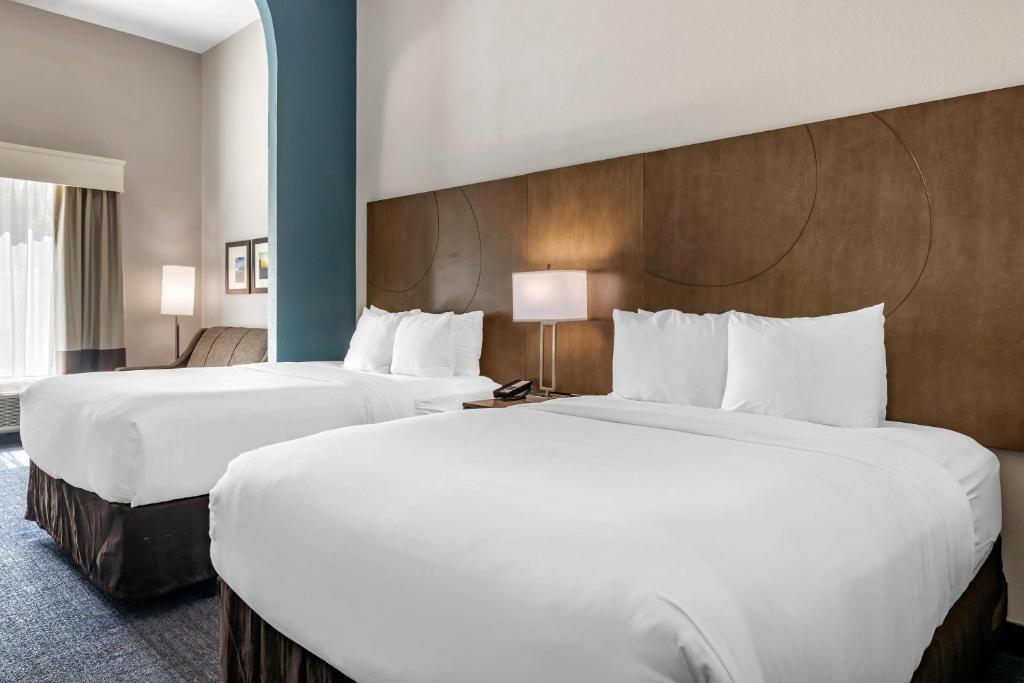 Comfort Suites Fort Lauderdale Airport & Cruise Port - 