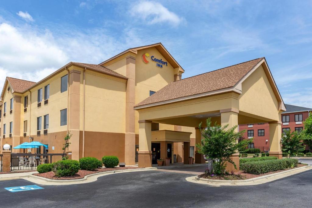 aury inn suites on the park building at Comfort Inn Garner Clayton I-40 in Edmondson