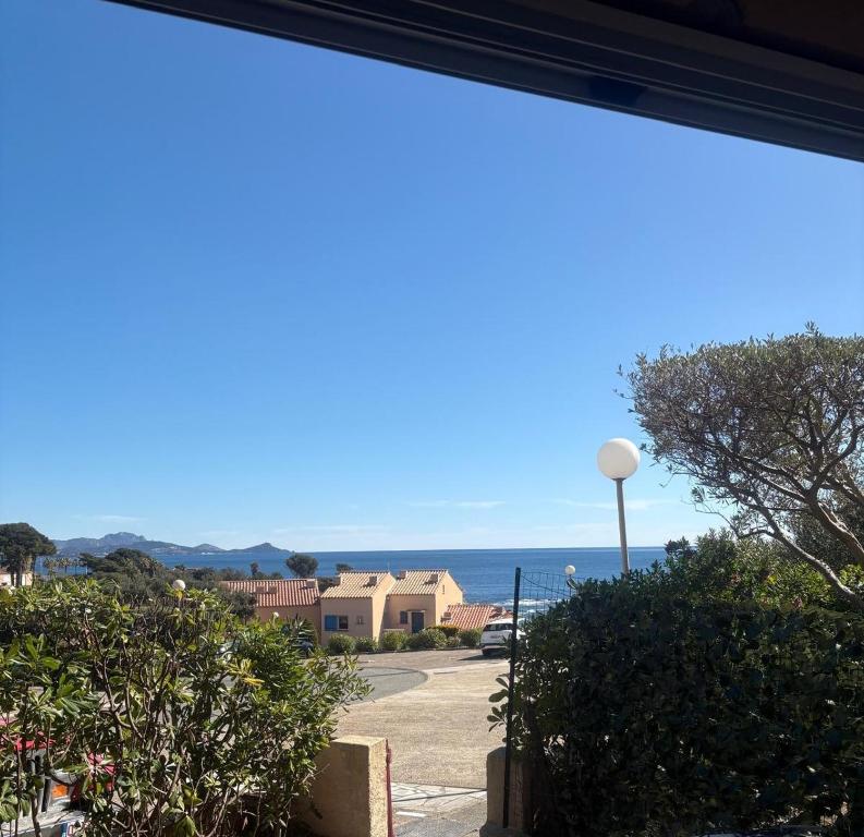 Magnifique appartement vue mer sur le Cap Dramont