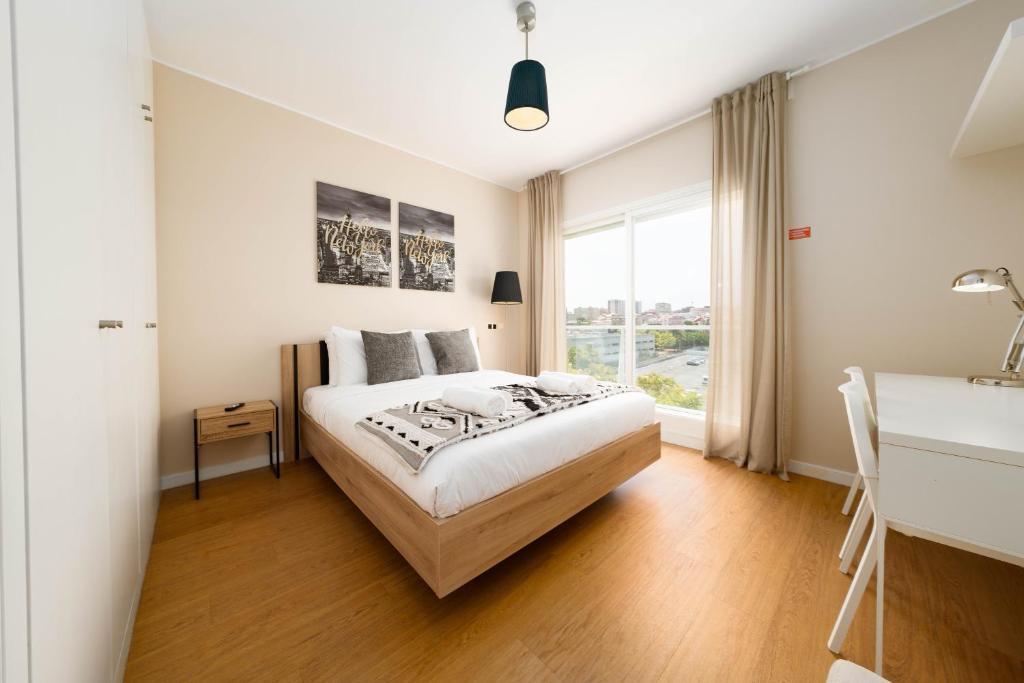 Expo - Double Rooms With AC and City Views