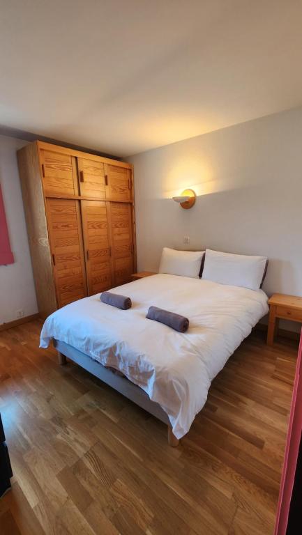 Central Les Gets 1 Bed Apartment With Balconies
