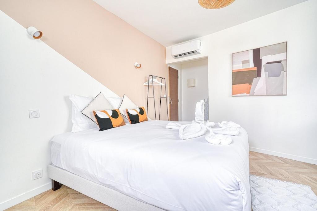 Quiet air-conditioned studio - close to Batignolles