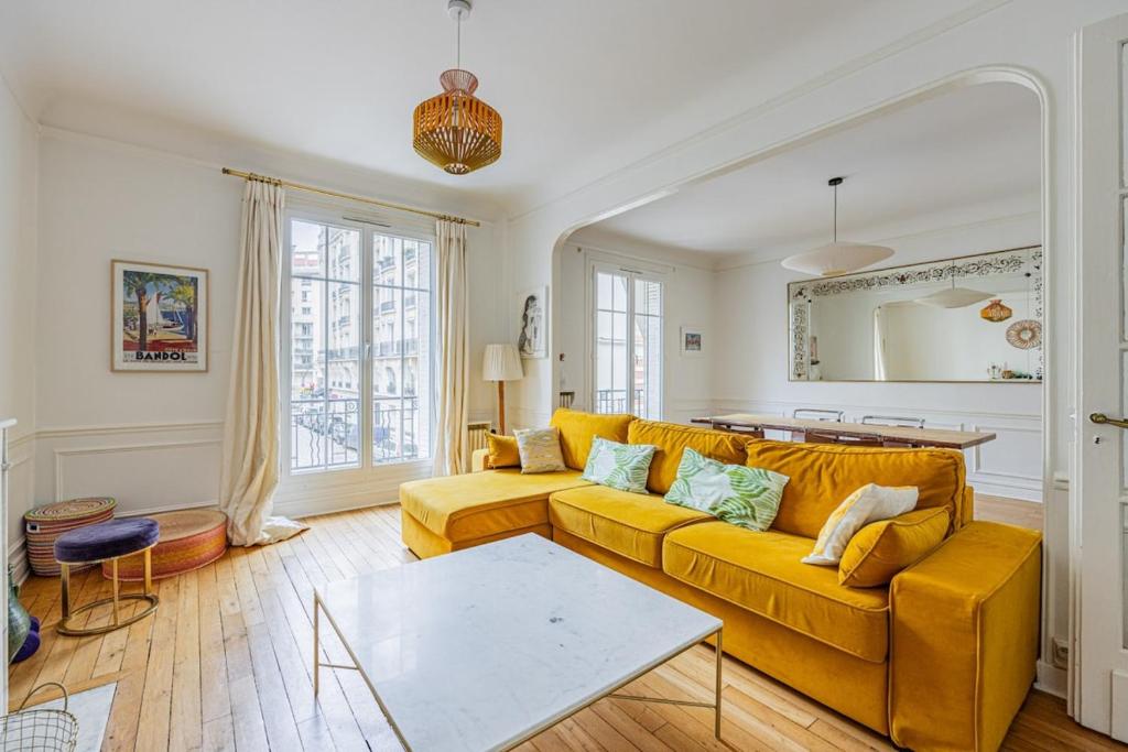 Parc Montsouris - In a pretty square - 2 bedrooms