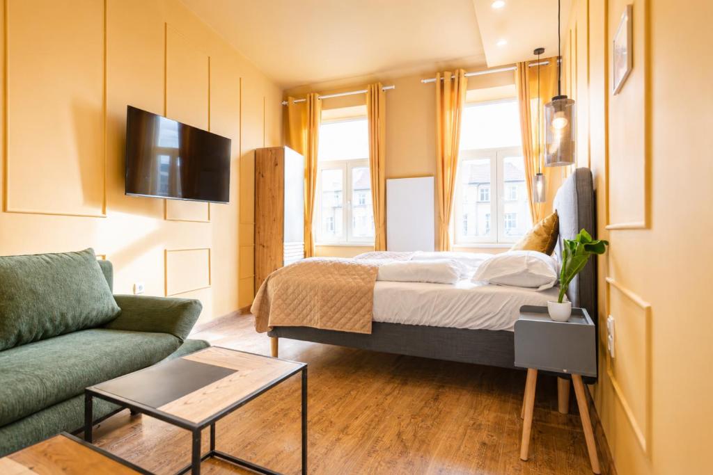 Budget & Comfy 4BR Apt Close to Westbahnhof