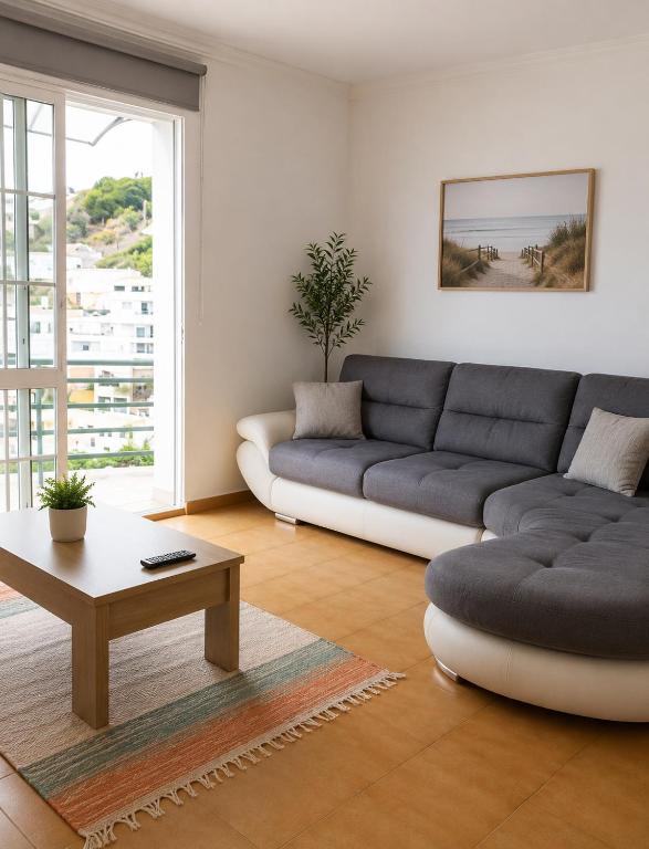 Beautiful 2BR - 10 mins from Funchal - Ocean Views