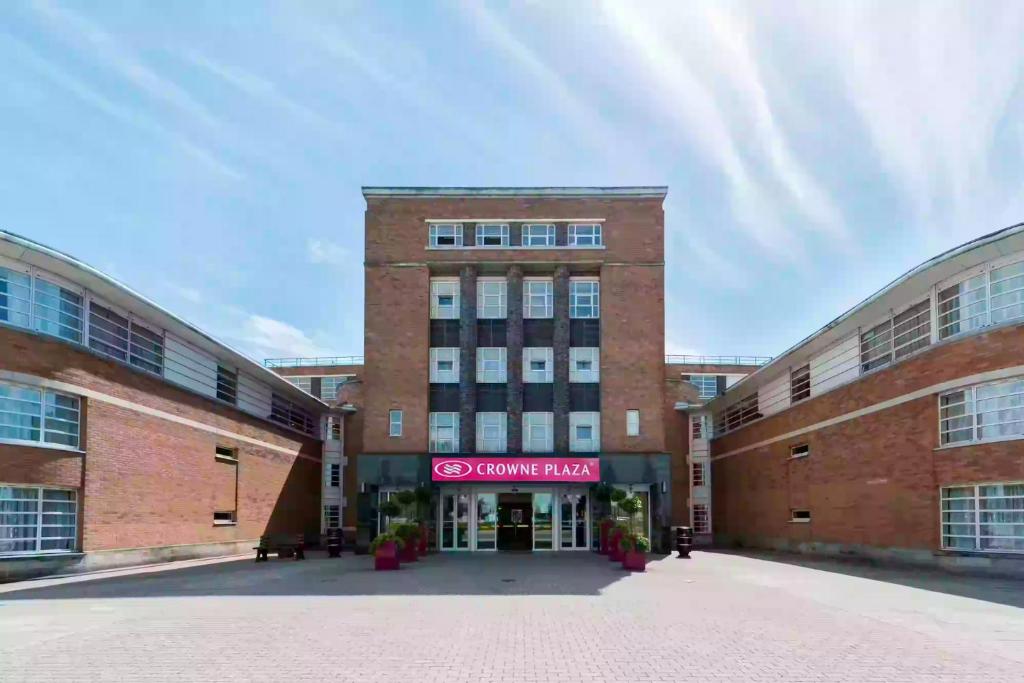 Crowne Plaza Liverpool - John Lennon Airport, an IHG Hotel - Housity