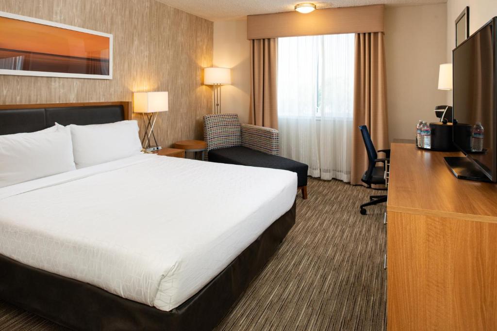 Holiday Inn Express San Francisco Airport South, an IHG Hotel - 